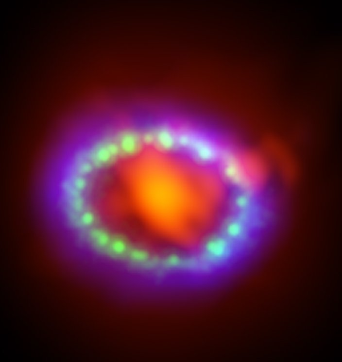 Composite_image_of_Supernova_1987A